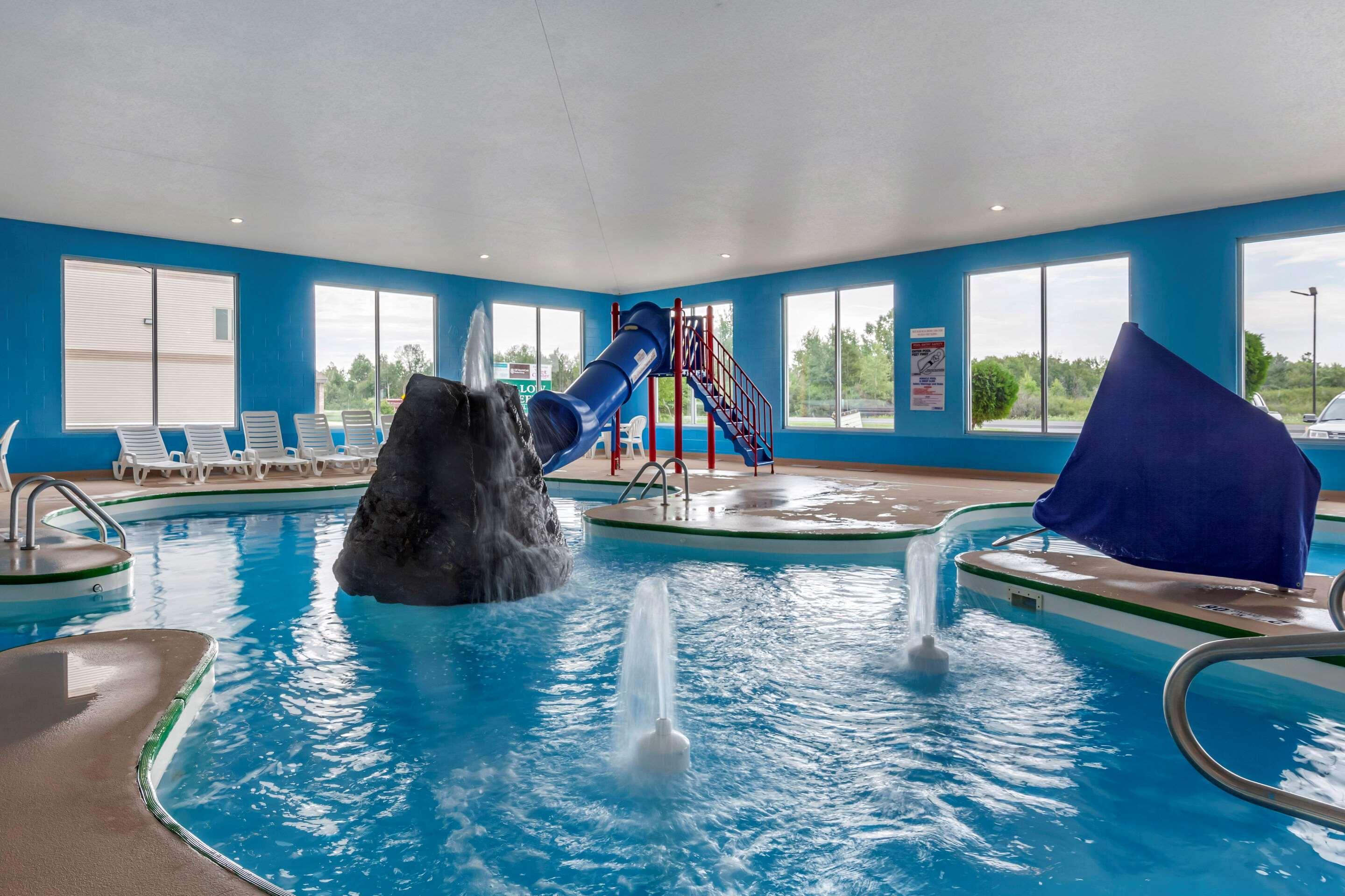 Comfort Suites Escanaba Exteriér fotografie